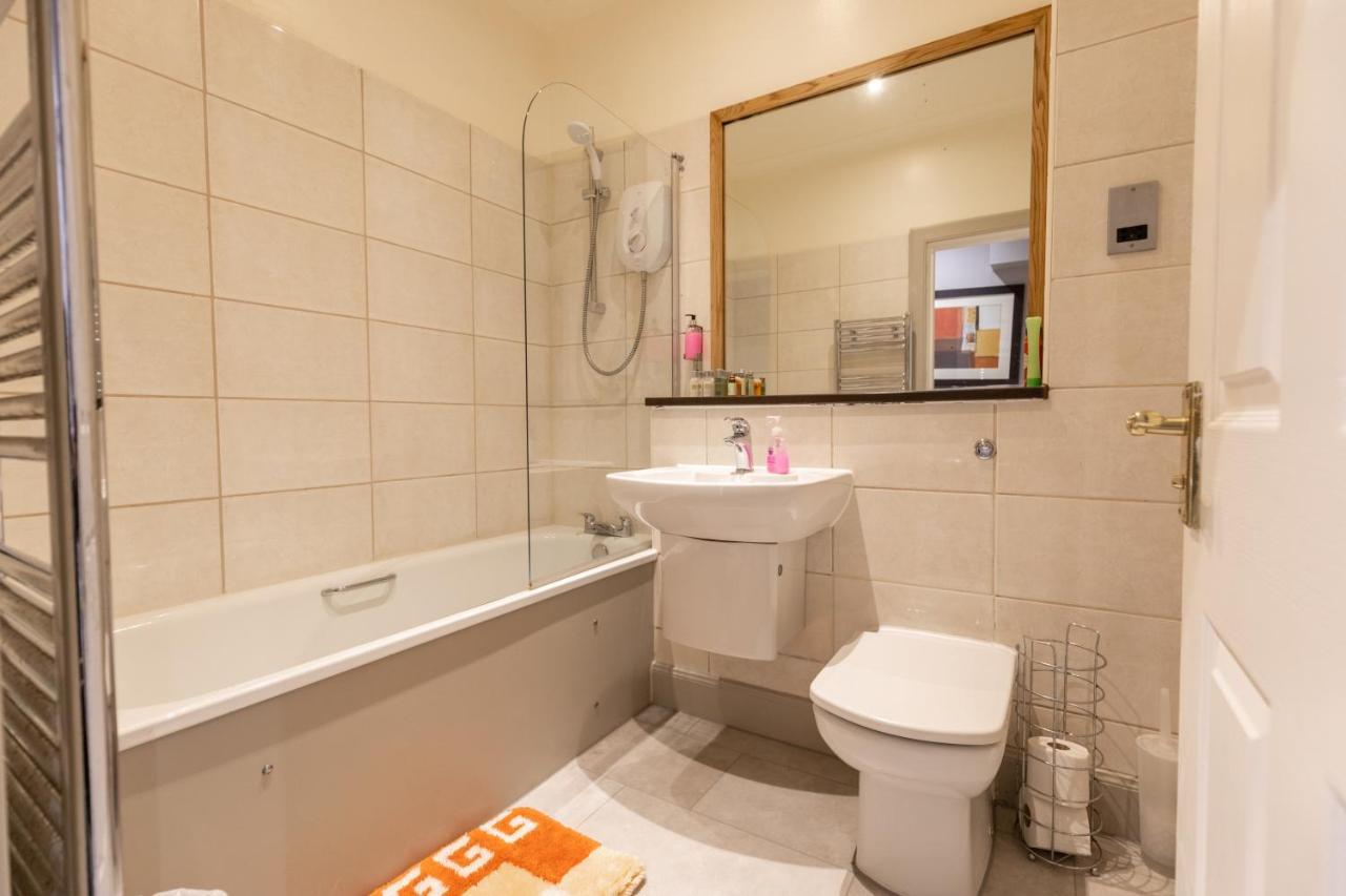 Two Bedroom Apartment Within Walking Distance To City Centre EDI Exterior photo