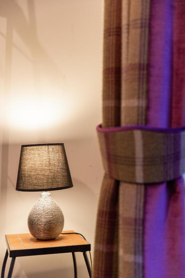 Two Bedroom Apartment Within Walking Distance To City Centre EDI Exterior photo